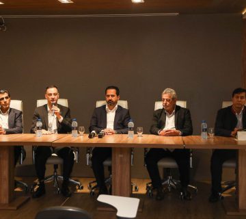 photo 5978956237288618861 y