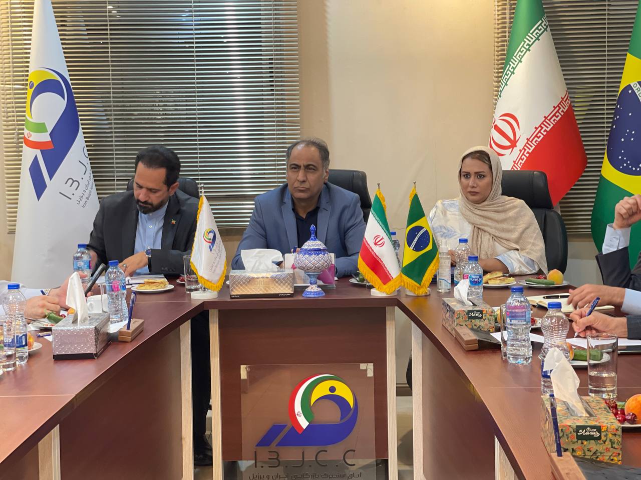 نخستين نشست همانديشي اتاق مشترک ايران و برزيل و مرکزتجاریايران در برزيل 1 photo 2023 07 08 11 23 52